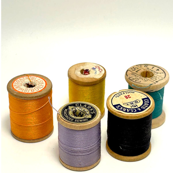 Vintage Thread On Wooden Spools Lot Of 30 - Picture 8 of 9